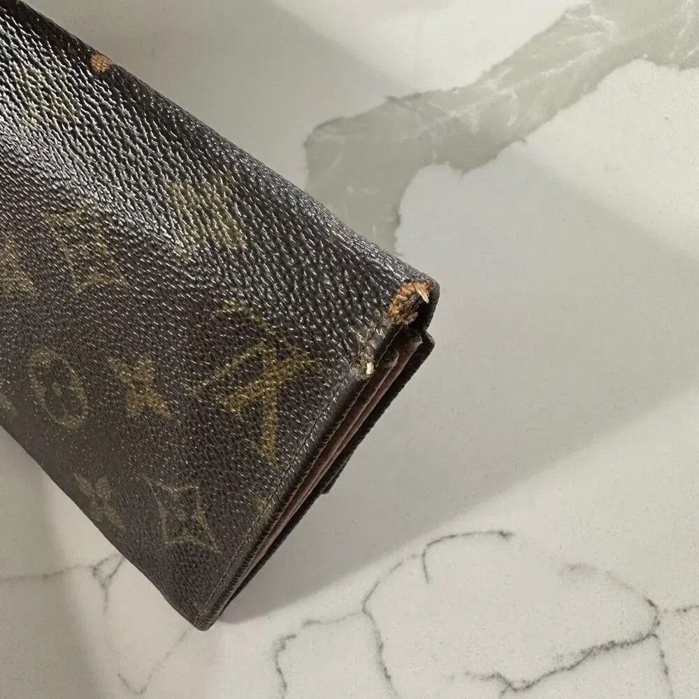 Vintage Louis Vuitton Monogram Sarah Wallet - Picture 12 of 14